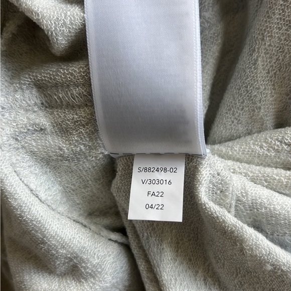 Athleta Pranayama Wrap, light heather gray, Size: XXS, NWT. MSRP: $89.00 - Picture 8 of 8